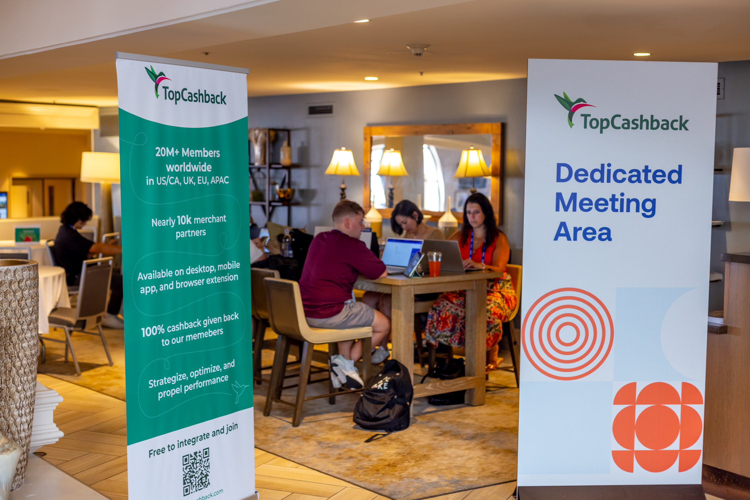 Dedicated Lobby Meeting Space